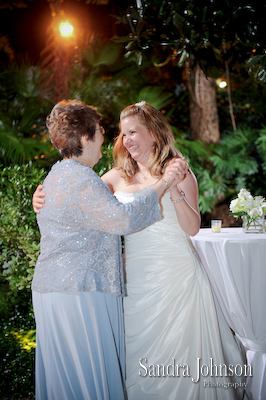 Best Courtyard Lake Lucerne - IW Phillips House Wedding Photos - Sandra Johnson (SJFoto.com)